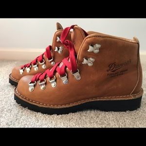 Danner Mountain LT Cascade Boots